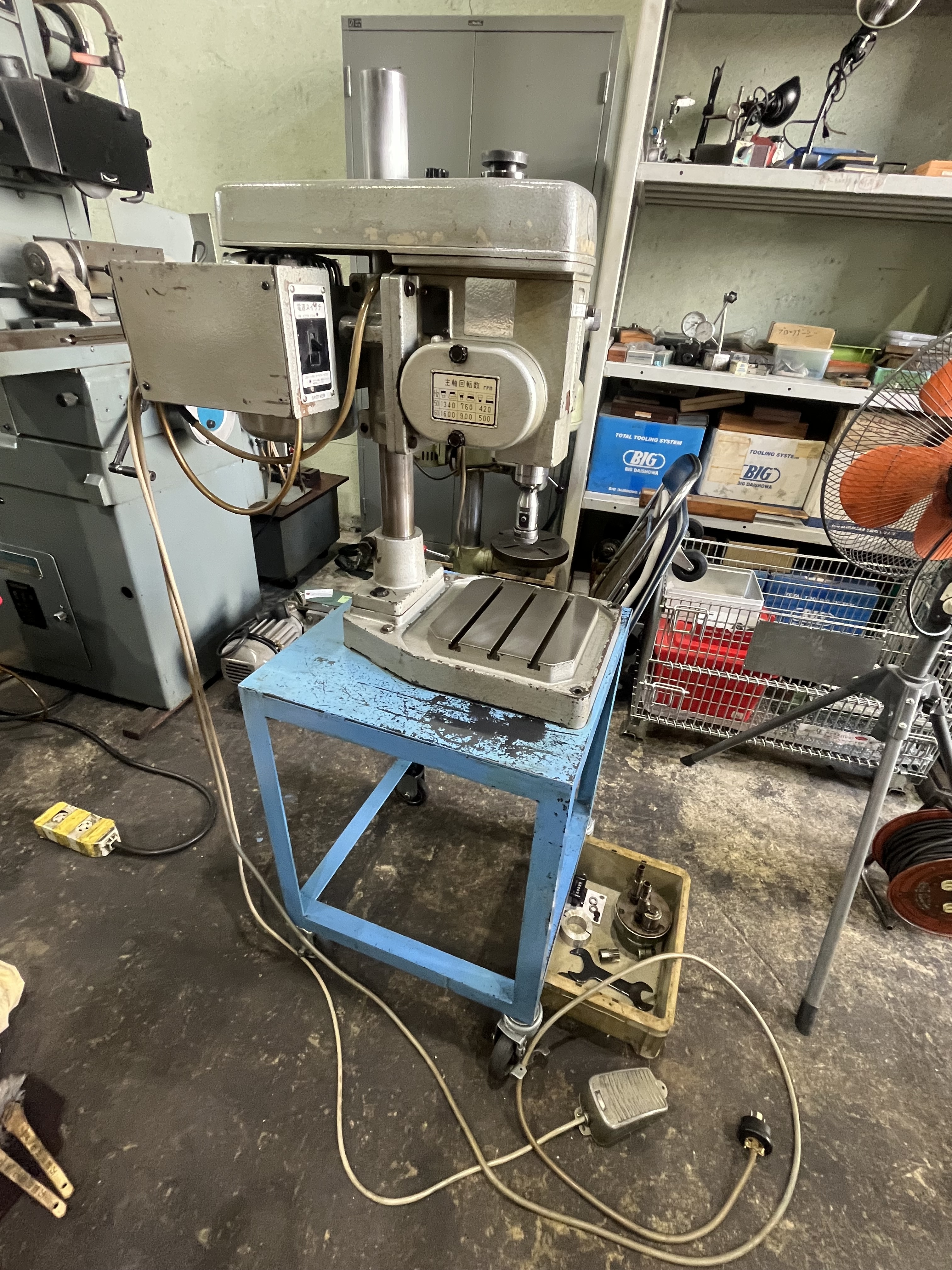 ブラザー工業 タッピングマシン BT1-203
