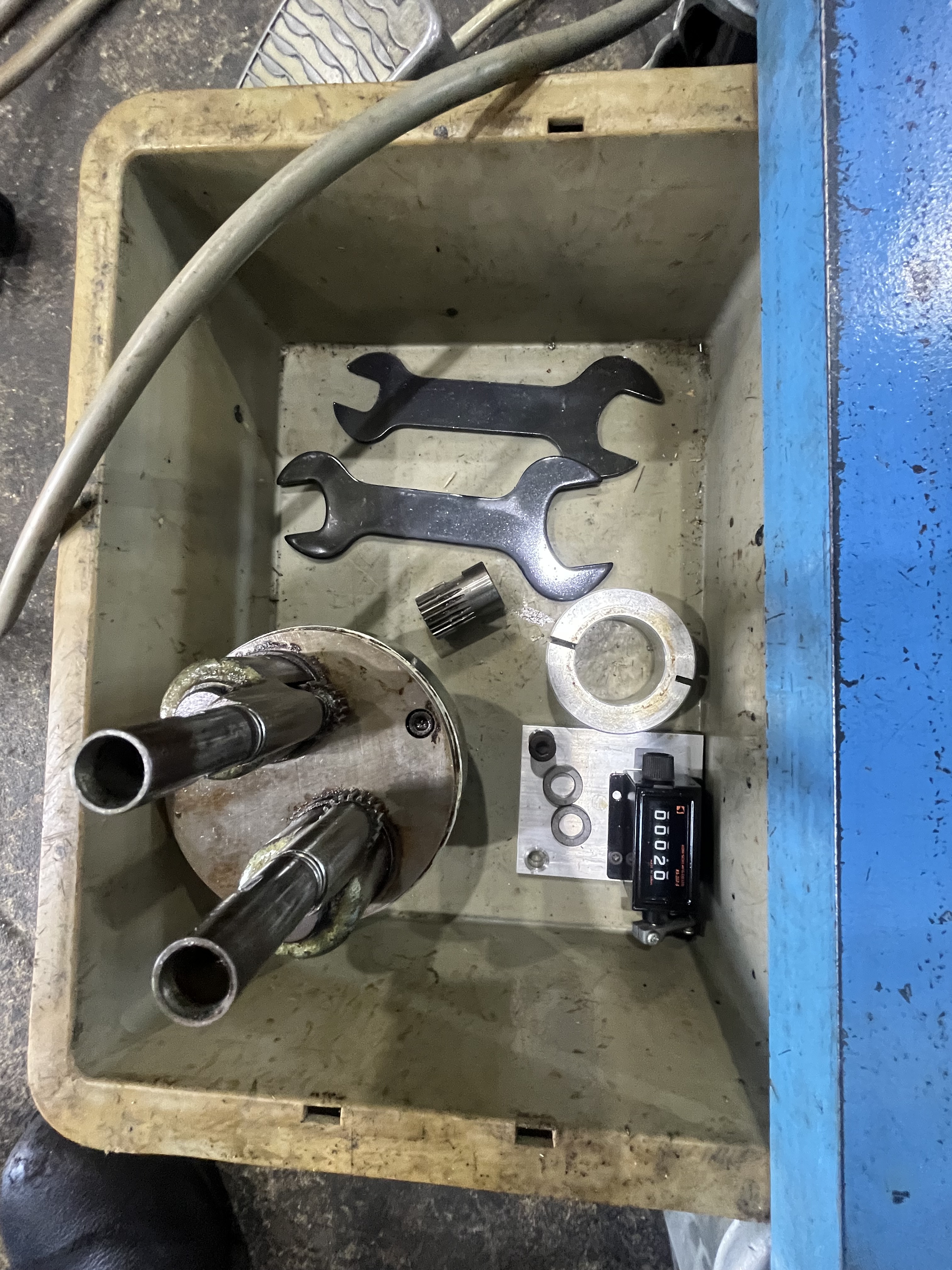 ブラザー工業 タッピングマシン BT1-203