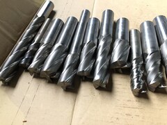 様々なメーカーやサイズがあります。 エンドミル1山 【エンドミル1山】5Kg