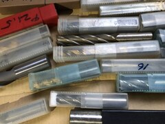 様々なメーカーやサイズがあります。 エンドミル1山 【エンドミル1山】5Kg
