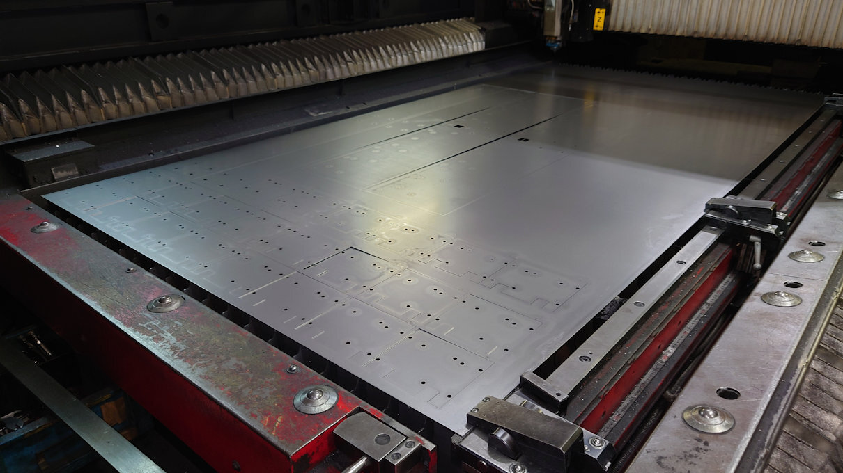 アマダ レーザー加工機 LC-2412F1NT