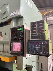 アイダエンジニアリング 110Tプレス NC2-1100(1)E