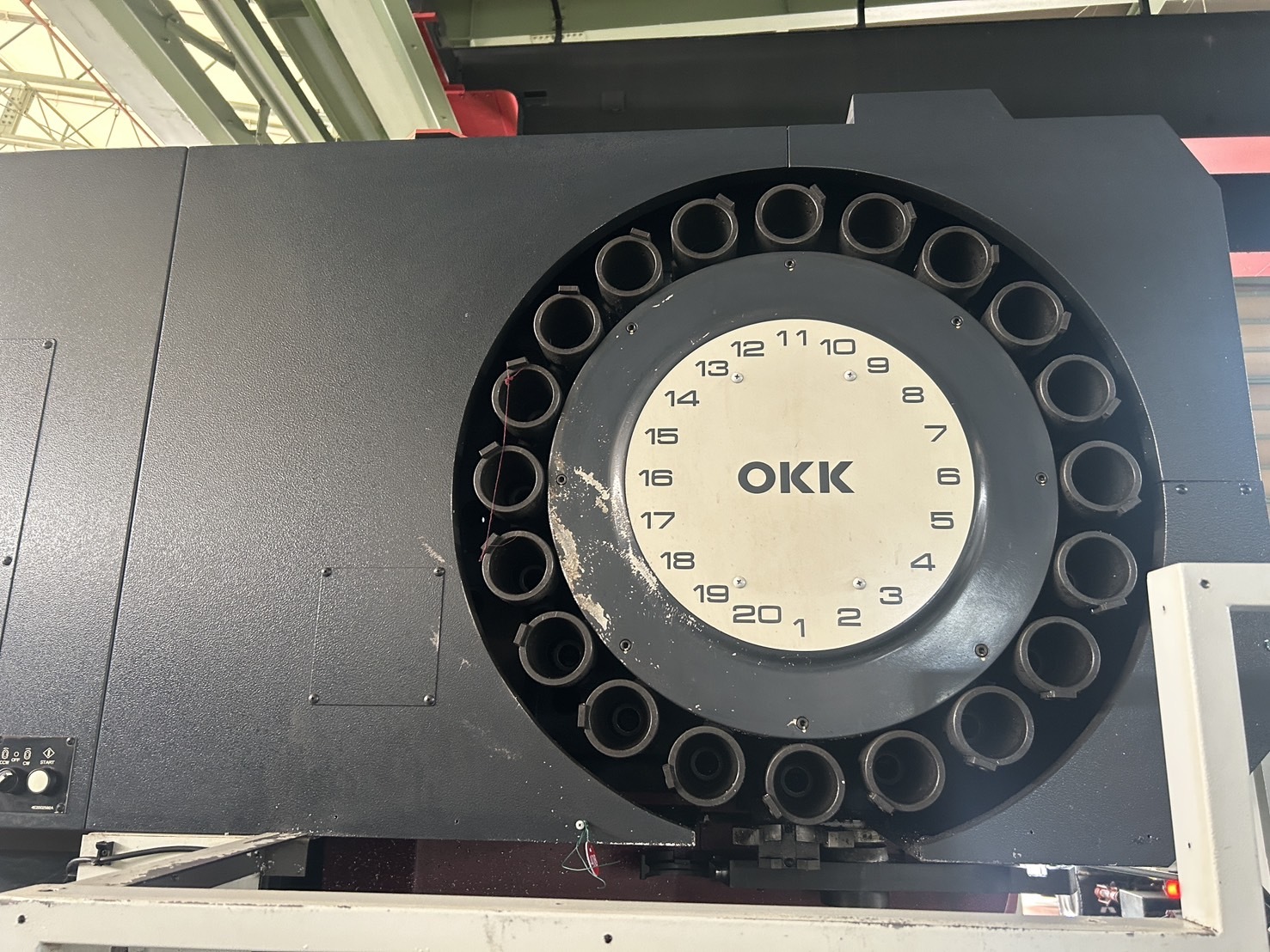 OKK 立型マシニングセンター VM7III