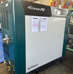 コベルコ 22kwオイルフリースクリューコンプレッサー FE370ADⅢ-5