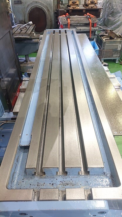 OKK ベット型立フライス MH-5VJ