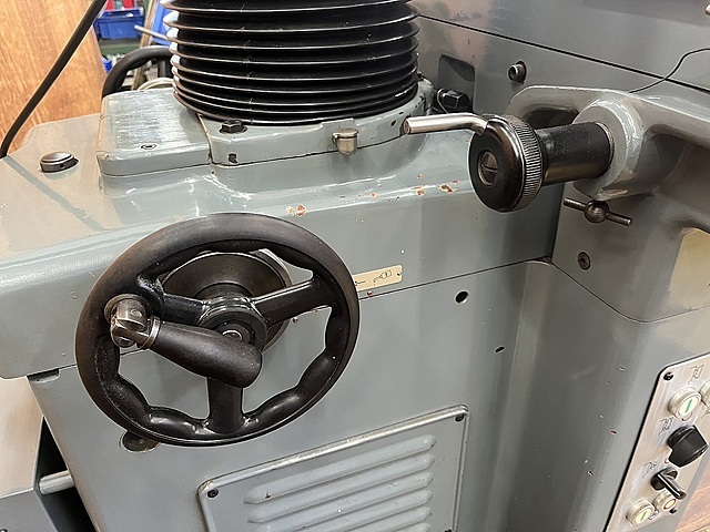 牧野フライス製作所 工具研削盤 C-40