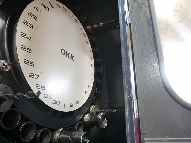 OKK ＃50立形マシニングセンタ VM76R
