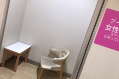 トイザらス伊丹店の授乳室 オムツ替え台情報