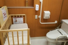 ファッションセンターしまむら泉北八田店のオムツ替え台情報