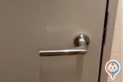 島忠ホームズ 新川崎店 ホームセンターフロアの授乳室 オムツ替え台情報