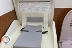 ユニクロ 世田谷千歳台店の授乳室 オムツ替え台情報