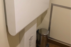 ユニクロ 御徒町店のオムツ替え台情報