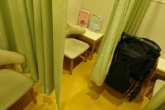 スタジオアリス橿原店の授乳室 オムツ替え台情報