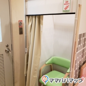 ホームセンターコーナンぐりーんうぉーく多摩店の授乳室 オムツ替え台情報