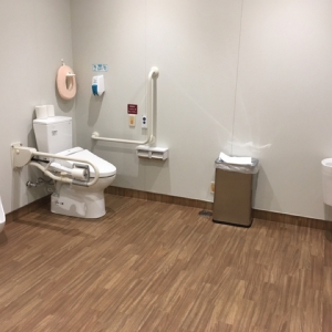 カインズホーム小島田店 みんなのトイレのオムツ替え台情報