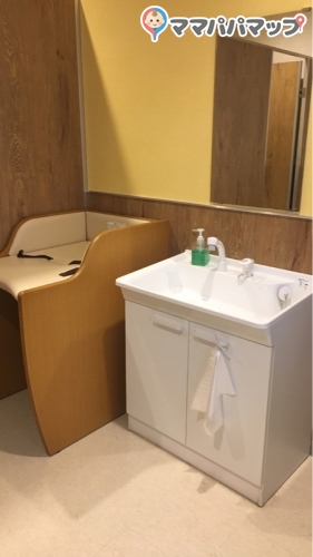 カインズホーム半田店の授乳室 オムツ替え台情報