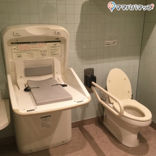 ニトリ 明石大久保店のオムツ替え台情報