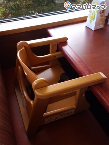 ロイヤルホスト 小平店のオムツ替え台情報