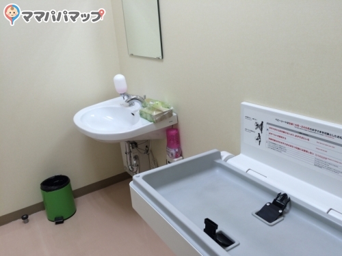 100満ボルト金沢本店のオムツ替え台情報