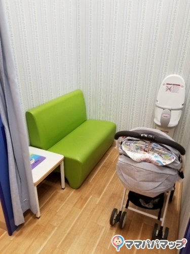 イオン幕張店の授乳室 オムツ替え台情報