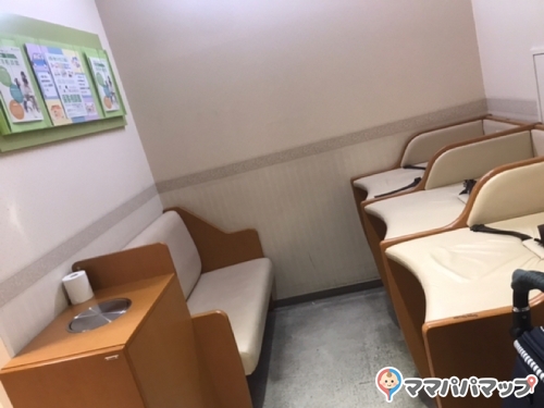 島忠ホームズ寝屋川 店家具フロアの授乳室 オムツ替え台情報