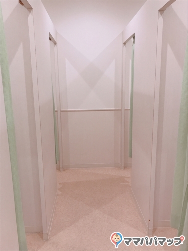 トイザらス ベビーザらス 徳島店の授乳室 オムツ替え台情報