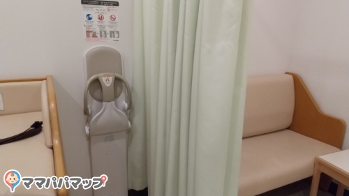 ロイヤルホームセンター千葉みなと店の授乳室 オムツ替え台情報