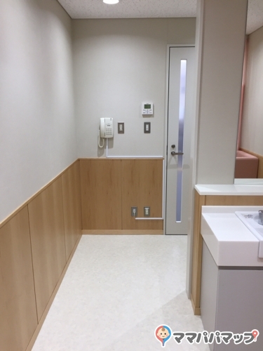 世田谷区立世田谷図書館の授乳室 オムツ替え台情報