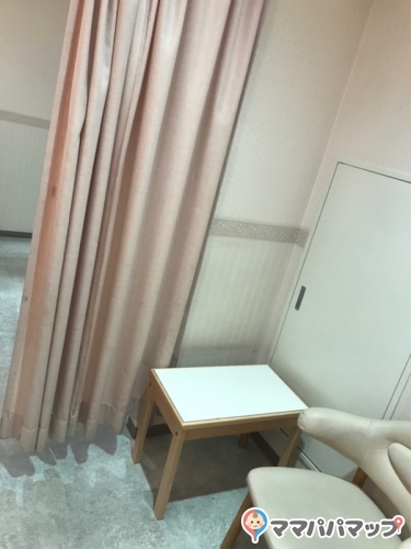 島忠ホームズ寝屋川 店家具フロアの授乳室 オムツ替え台情報