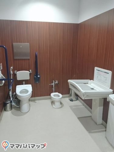 西松屋クイズゲート浦和店のオムツ替え台情報