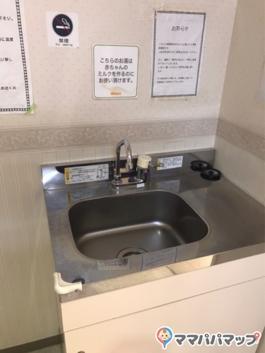 島忠ホームズ寝屋川 店家具フロアの授乳室 オムツ替え台情報