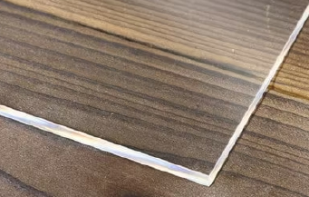 アクリル製テーブル天板の特徴と比較