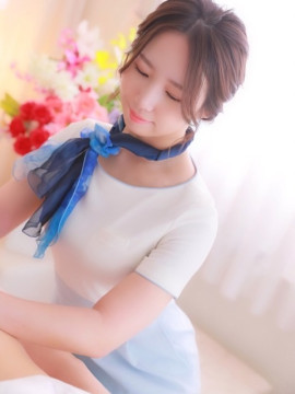條乃あやめ