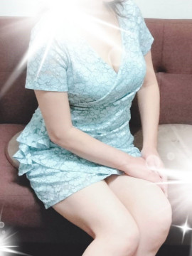 山田 もな
