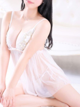 綾瀬なぎさ