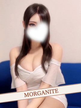 安西みく