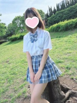 ふゆ『超絶期待の色白激熱アイドル系美少女』