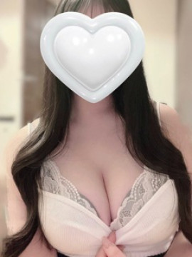 由奈ななみ