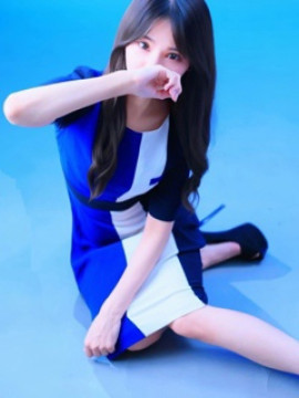 小糸かれん