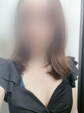 新人えみり｜妻色兼美 苫小牧店