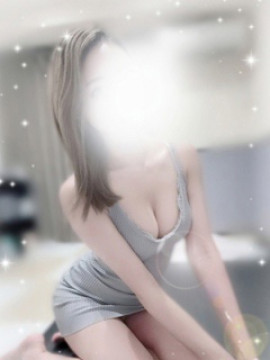 新川　優奈
