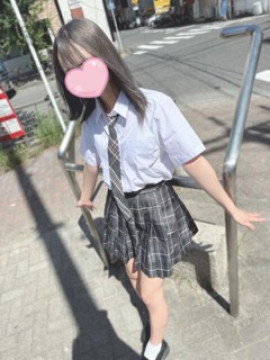 さつき『SSS級！JK卒業したて18歳☆アイドル系の激カワ美少女』