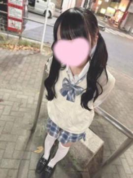 ねね『伸び盛りシティガール?アニメボイスで色白巨乳な人見知り美少女』