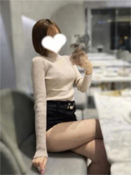 さな『無邪気な笑顔の童顔美少女☆コミュ力も最強』