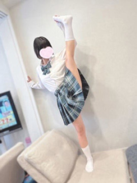 むぎ『総合SSSS級！超小柄な美少女は性格最高な純朴ロリ系♫』