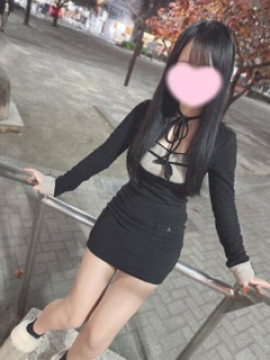 しの『無邪気な少女は距離感０の甘々密着恋人系』