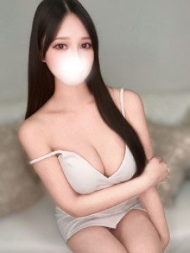 茜みな