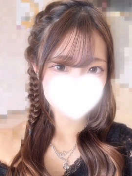 愛川 なゆ