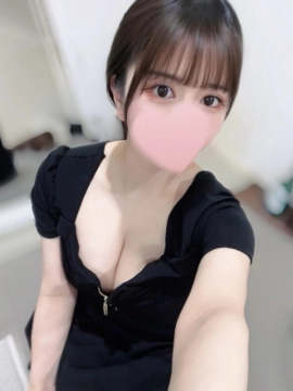 小川 ひなこ