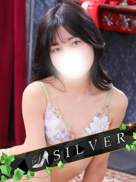 愛葉ももか